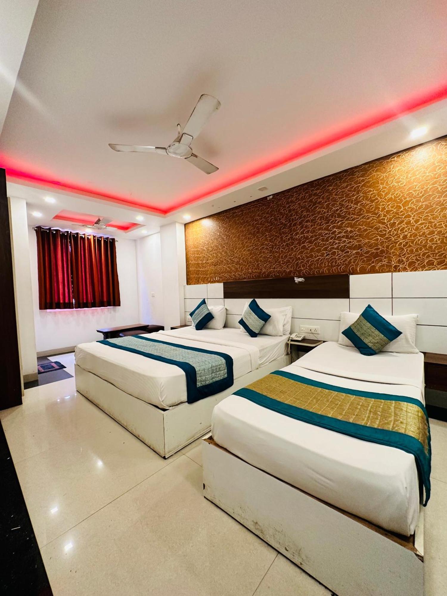 Airport Hotel Mayank Residency New Delhi Eksteriør billede