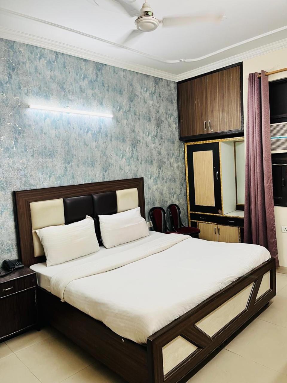 Airport Hotel Mayank Residency New Delhi Eksteriør billede